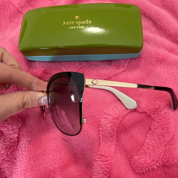 Kate Spade Black Sunglasses with Green Case - Picture 2 of 2